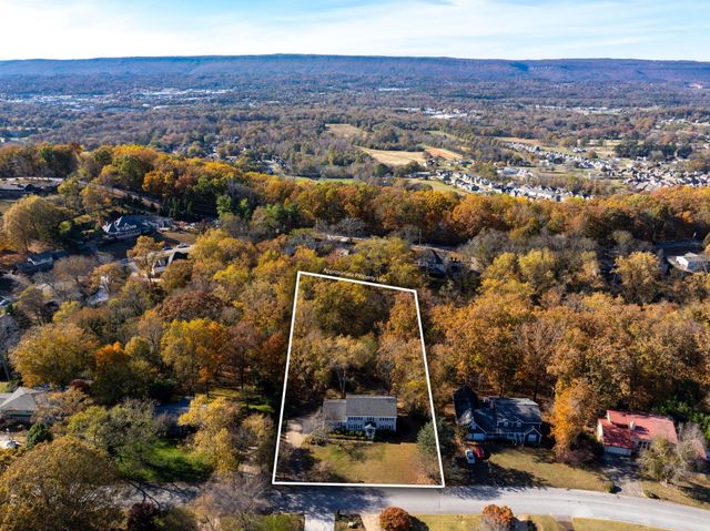 1639 Colonial Shores Drive, Hixson, TN 37343