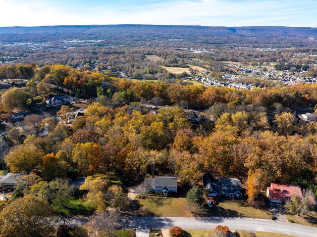 1639 Colonial Shores Drive, Hixson, TN 37343