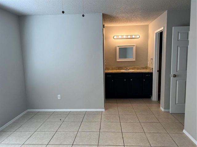 4305 Acropolis CT B, Austin, TX 78759