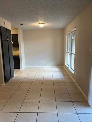 4305 Acropolis CT B, Austin, TX 78759