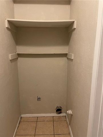 4305 Acropolis CT B, Austin, TX 78759