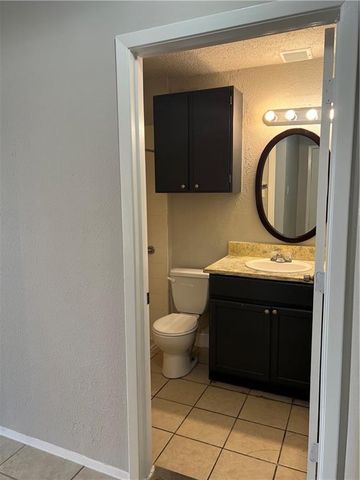 4305 Acropolis CT B, Austin, TX 78759