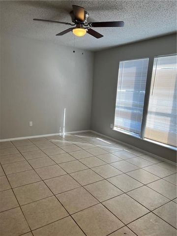 4305 Acropolis CT B, Austin, TX 78759