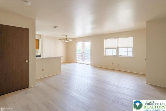 1464 Cedar Crest Avenue 18, South Whitehall Twp, PA 18104
