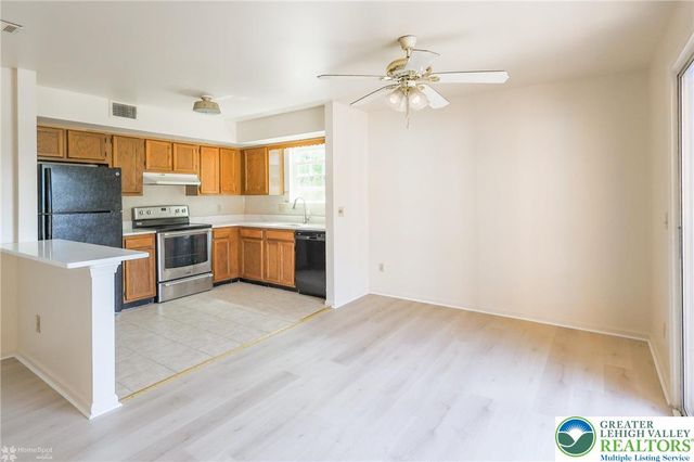 1464 Cedar Crest Avenue 18, South Whitehall Twp, PA 18104