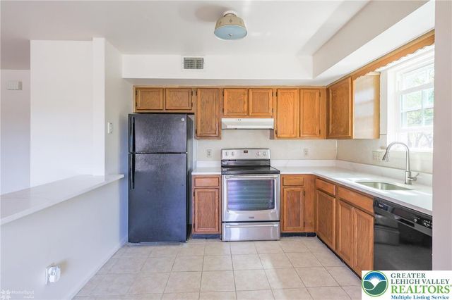 1464 Cedar Crest Avenue 18, South Whitehall Twp, PA 18104