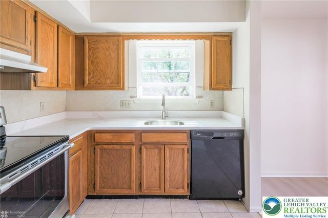 1464 Cedar Crest Avenue 18, South Whitehall Twp, PA 18104