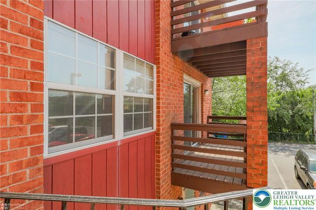 1464 Cedar Crest Avenue 18, South Whitehall Twp, PA 18104