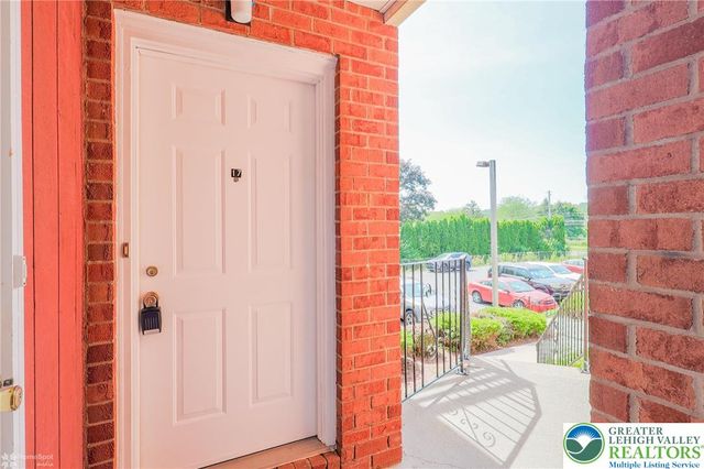 1464 Cedar Crest Avenue 18, South Whitehall Twp, PA 18104