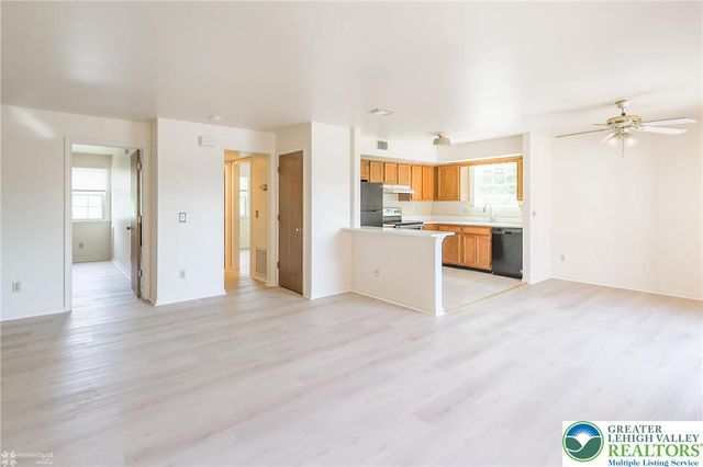 1464 Cedar Crest Avenue 18, South Whitehall Twp, PA 18104