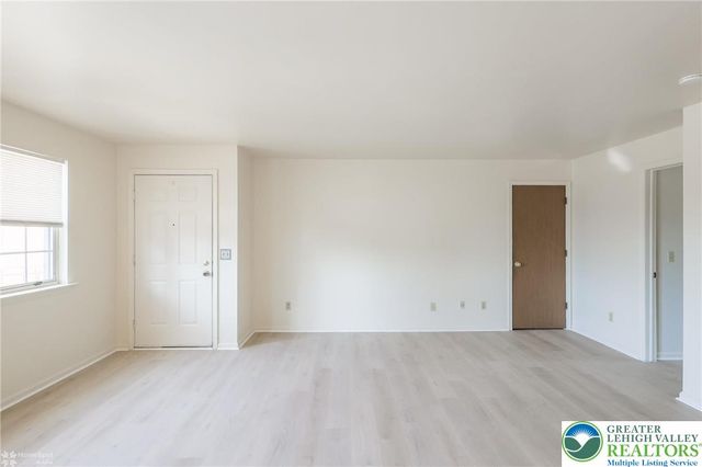 1464 Cedar Crest Avenue 18, South Whitehall Twp, PA 18104