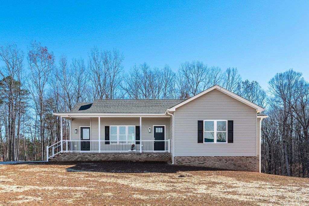 1720 Oak Ridge Road, Appomattox, VA 24522