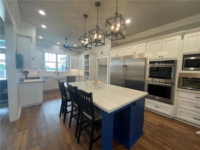 1694 Henry Prairie Road, Franklin, TX 77856