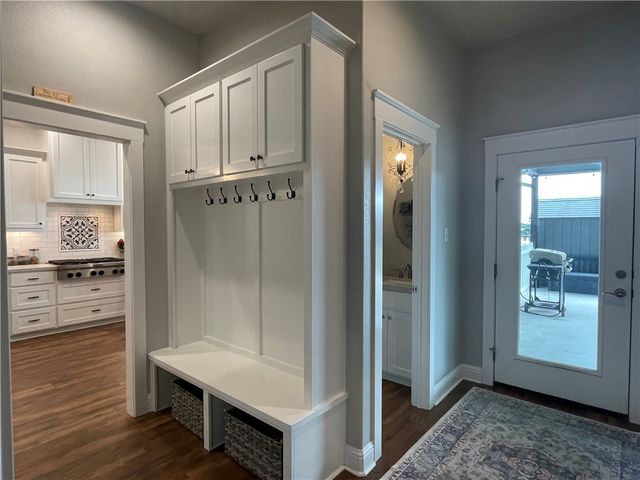 1694 Henry Prairie Road, Franklin, TX 77856