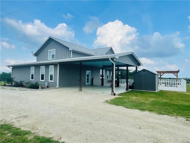 1694 Henry Prairie Road, Franklin, TX 77856