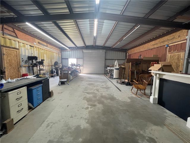 1694 Henry Prairie Road, Franklin, TX 77856