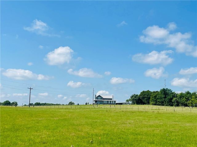 1694 Henry Prairie Road, Franklin, TX 77856