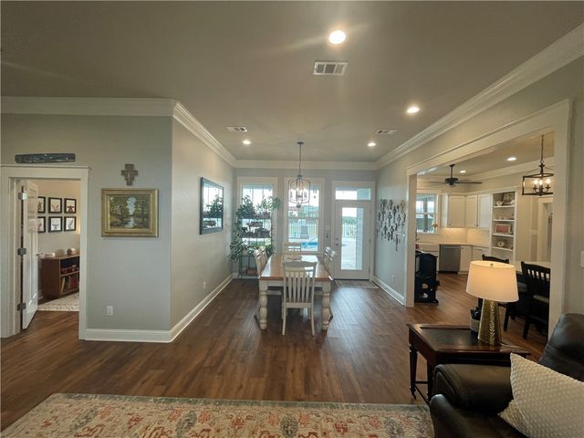 1694 Henry Prairie Road, Franklin, TX 77856