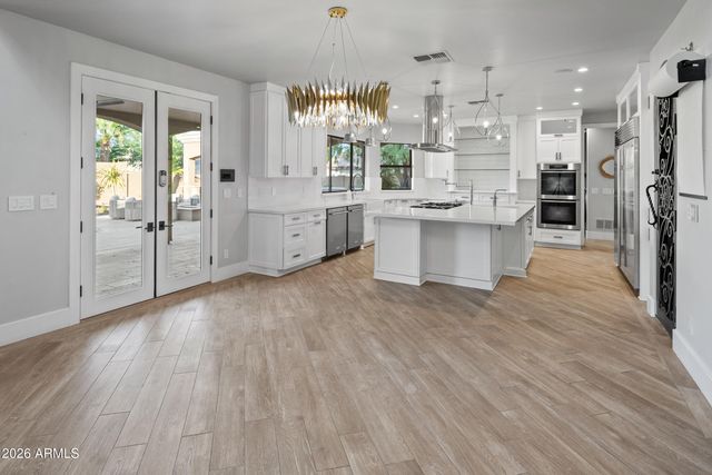 12671 S HONAH LEE Court, Phoenix, AZ 85044