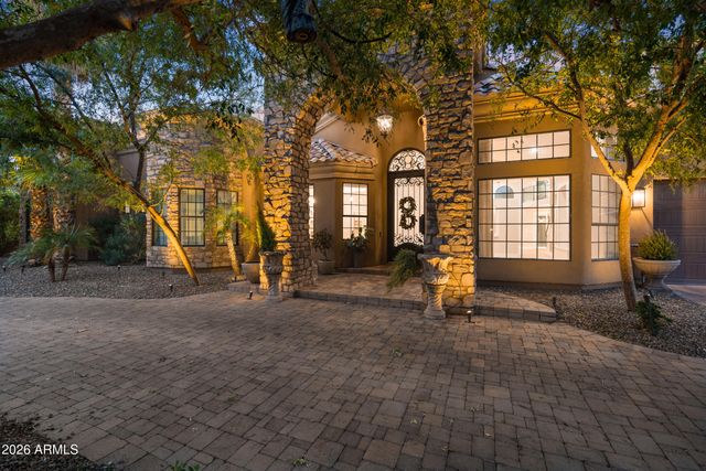 12671 S HONAH LEE Court, Phoenix, AZ 85044