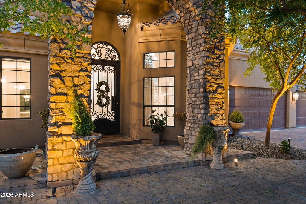 12671 S HONAH LEE Court, Phoenix, AZ 85044 — photo 4