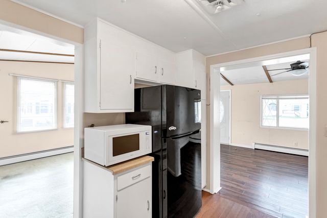 1053 Lakeview Road, Elgin, IL 60123