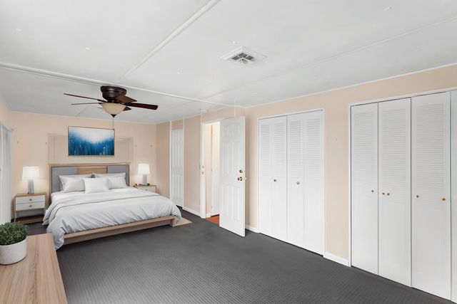 1053 Lakeview Road, Elgin, IL 60123