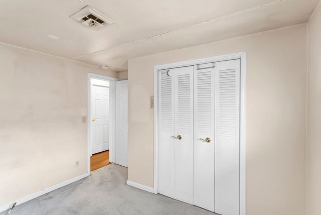 1053 Lakeview Road, Elgin, IL 60123