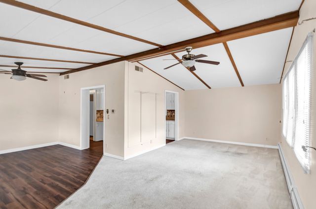 1053 Lakeview Road, Elgin, IL 60123