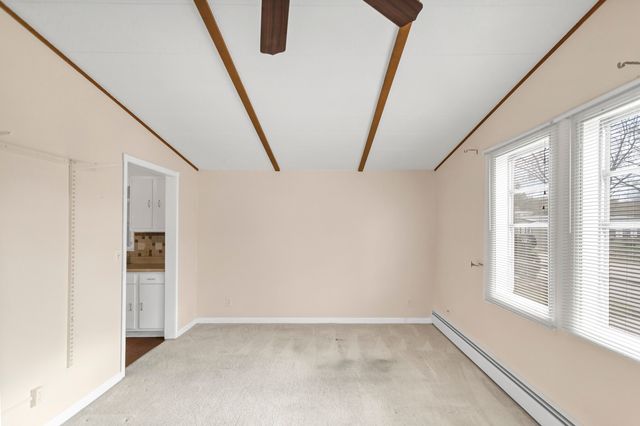 1053 Lakeview Road, Elgin, IL 60123