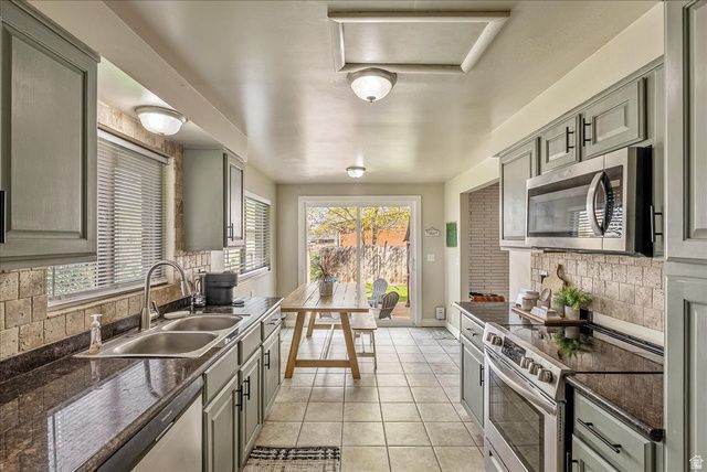 6075 S 2125 W, Roy, UT 84067