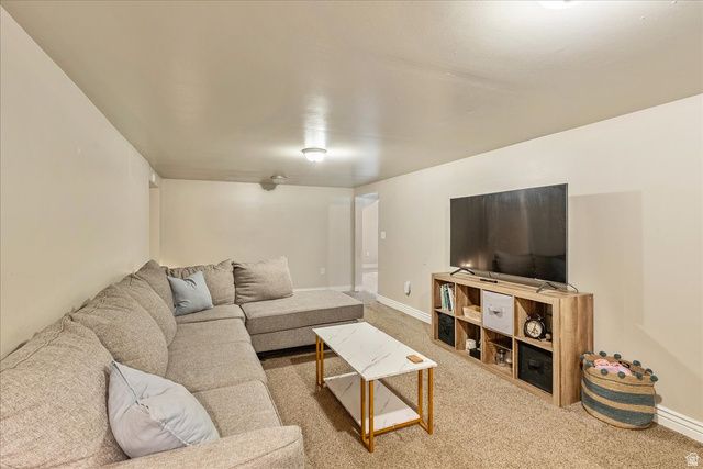 6075 S 2125 W, Roy, UT 84067