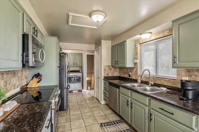 6075 S 2125 W, Roy, UT 84067
