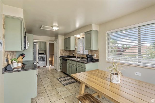 6075 S 2125 W, Roy, UT 84067