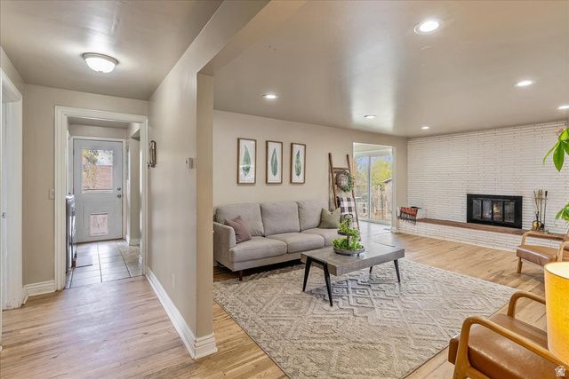 6075 S 2125 W, Roy, UT 84067