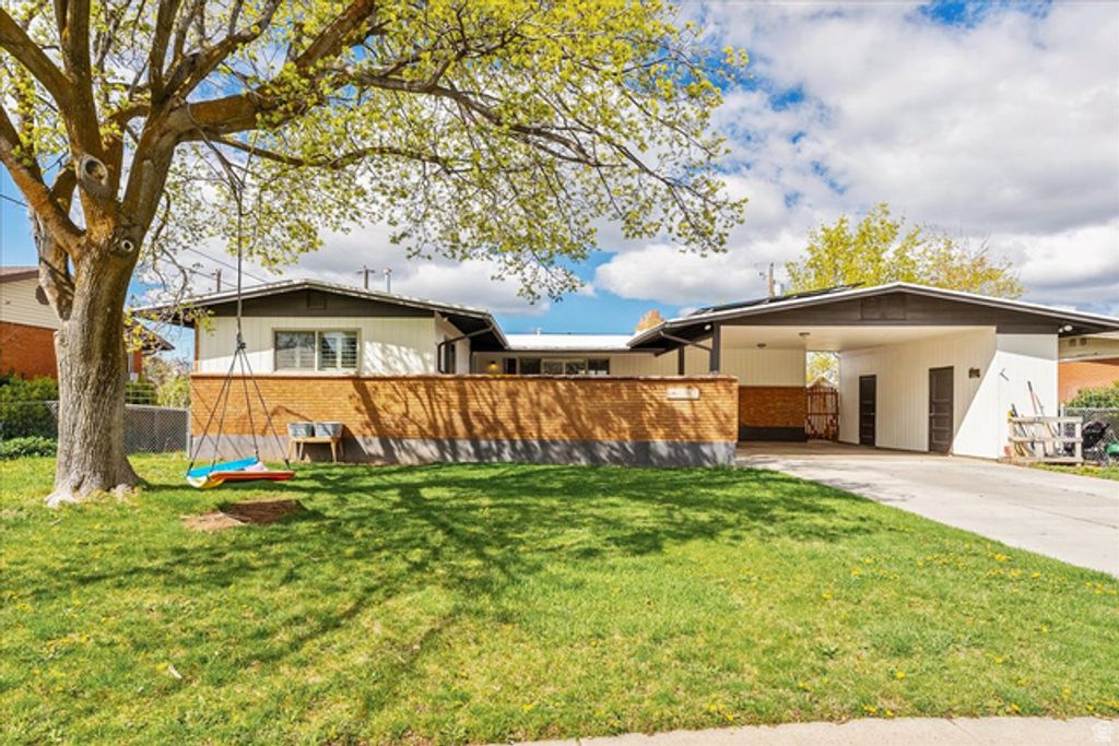 6075 S 2125 W, Roy, UT 84067