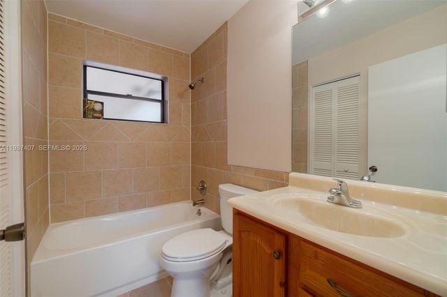 23318 SW 55th Way B, Boca Raton, FL 33433