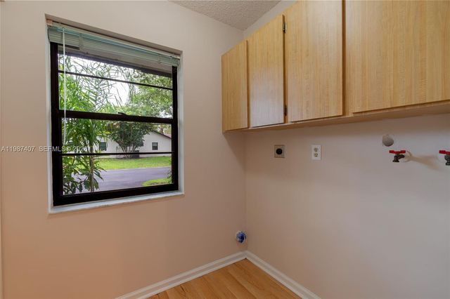 23318 SW 55th Way B, Boca Raton, FL 33433