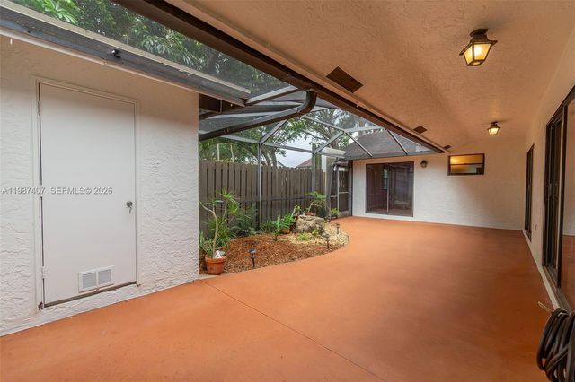 23318 SW 55th Way B, Boca Raton, FL 33433