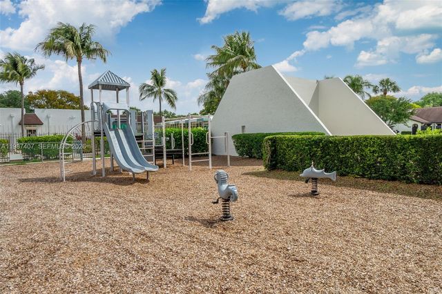 23318 SW 55th Way B, Boca Raton, FL 33433