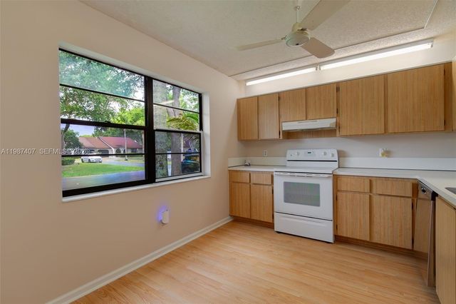 23318 SW 55th Way B, Boca Raton, FL 33433