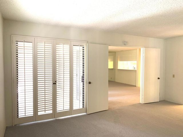 353 E Via Escuela 213, Palm Springs, CA 92262