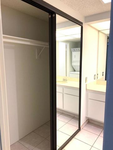 353 E Via Escuela 213, Palm Springs, CA 92262
