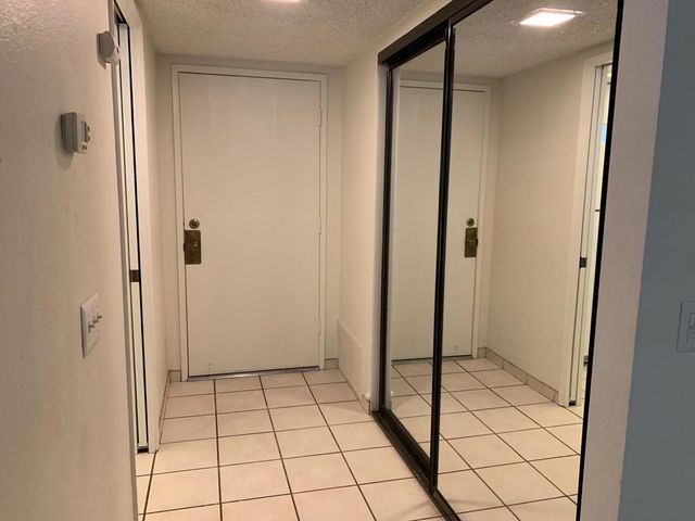 353 E Via Escuela 213, Palm Springs, CA 92262