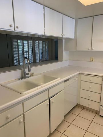 353 E Via Escuela 213, Palm Springs, CA 92262