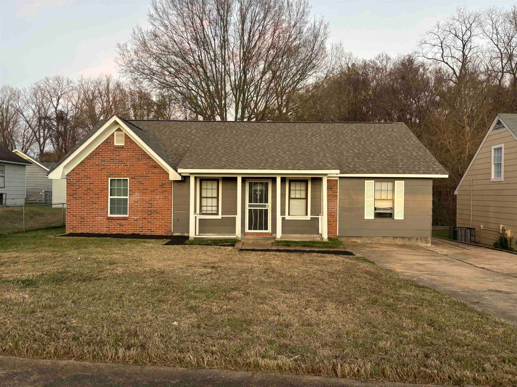 5338 CEDAR BLUFF DR, Unincorporated, TN 38127