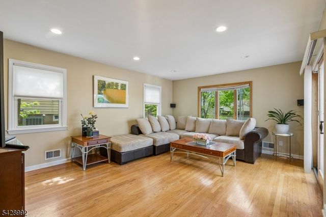 85 Irving Ave, Livingston Twp., NJ 07039