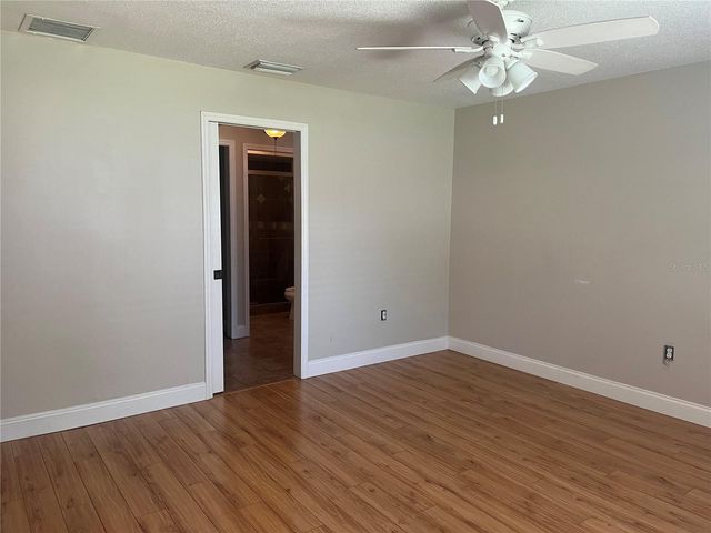 3101 VILLAGE LANE, Mount Dora, FL 32757