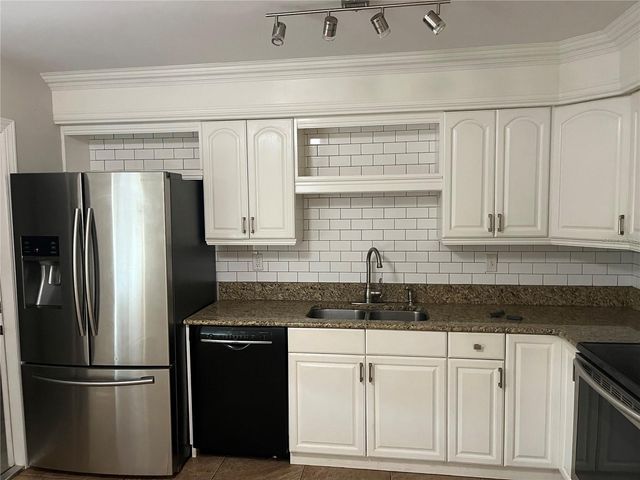 3101 VILLAGE LANE, Mount Dora, FL 32757