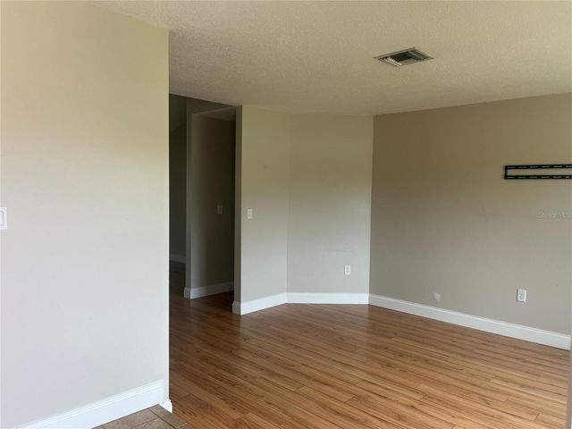 3101 VILLAGE LANE, Mount Dora, FL 32757
